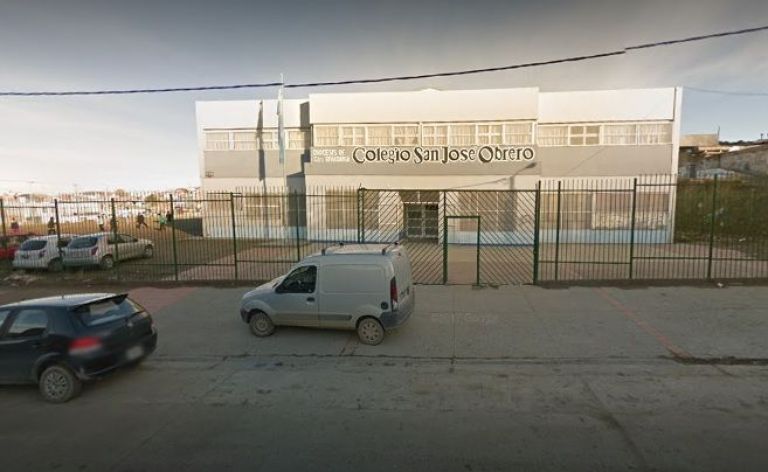 Un menor de 14 años intentó ingresar por la fuerza a la Escuela San