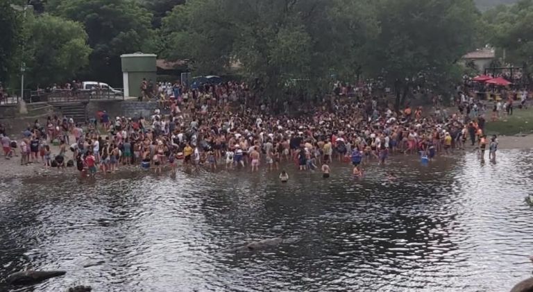 J Venes Volvieron A Copar Una Playa De Santa Rosa De Calamuchita Y Tuvo