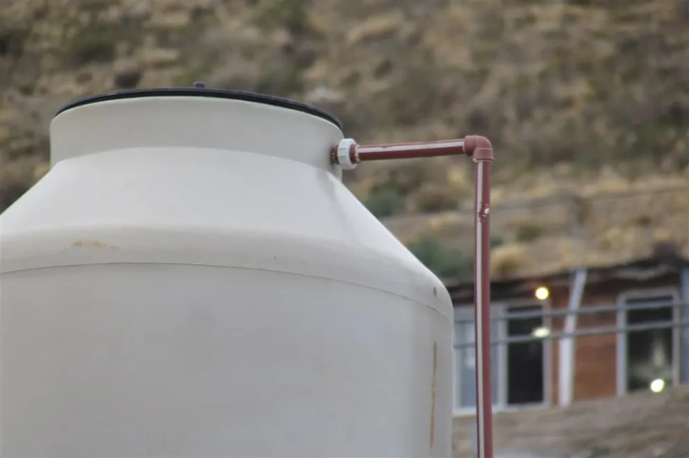 Mañana cortan el agua en tres barrios de zona norte