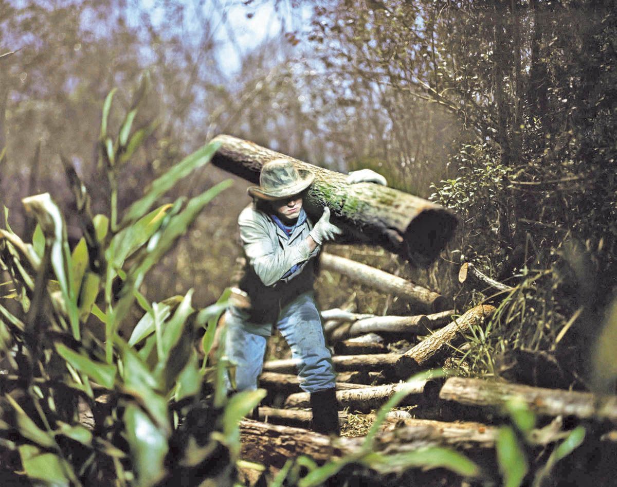 Alejandro Chaskielberg・La Creciente NZ Alejandro Chaskielberg - La Creciente | LensCulture