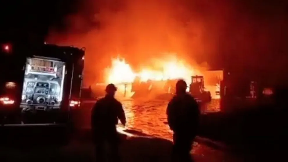 Mapuches incendiaron depósitos en Río Negro y Carreras reclamó el envío de fuerzas federales