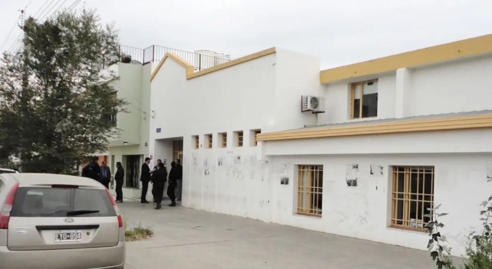Tuvo un bebé y lo escondió en el placard y fue imputada por el hecho