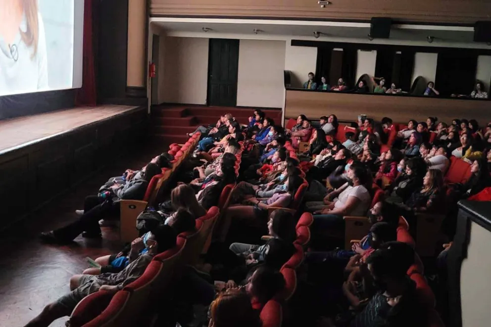 A sala llena se estrenó “Yo nena, yo princesa”, un film sobre la infancia trans