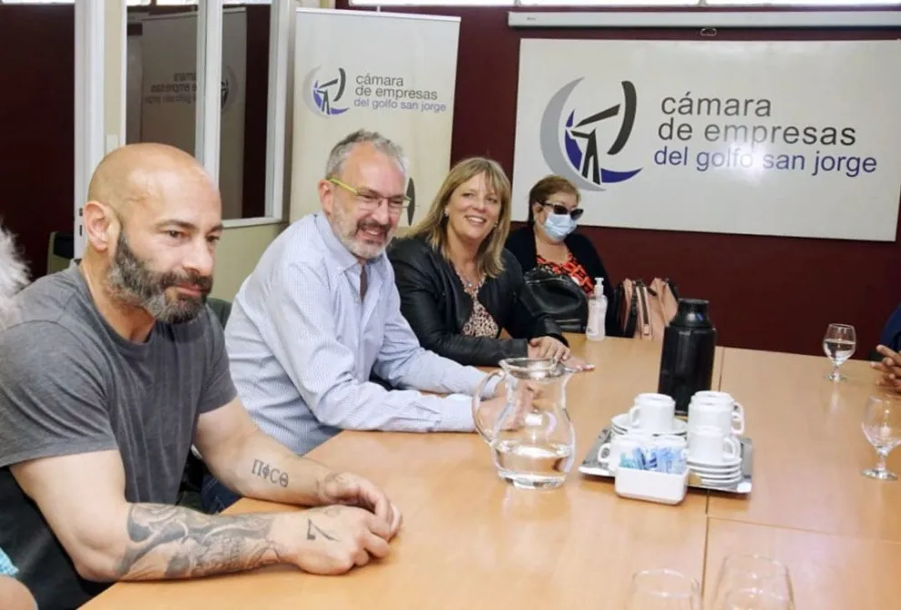 Los candidatos de Chubut Primero se reunieron con referentes del sector productivo Los candidatos de Chubut Primero se reunieron con referentes del sector productivo
