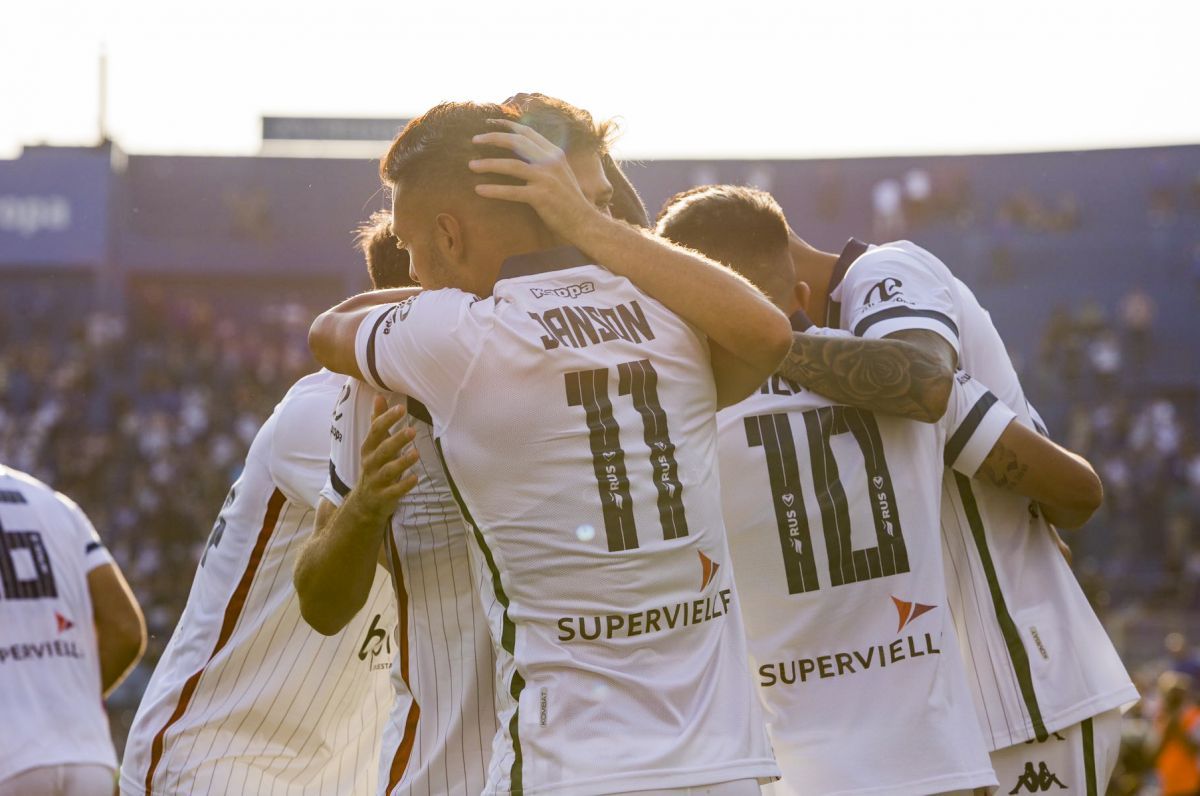 Vélez le ganó 2 a 1 a San Lorenzo en Liniers