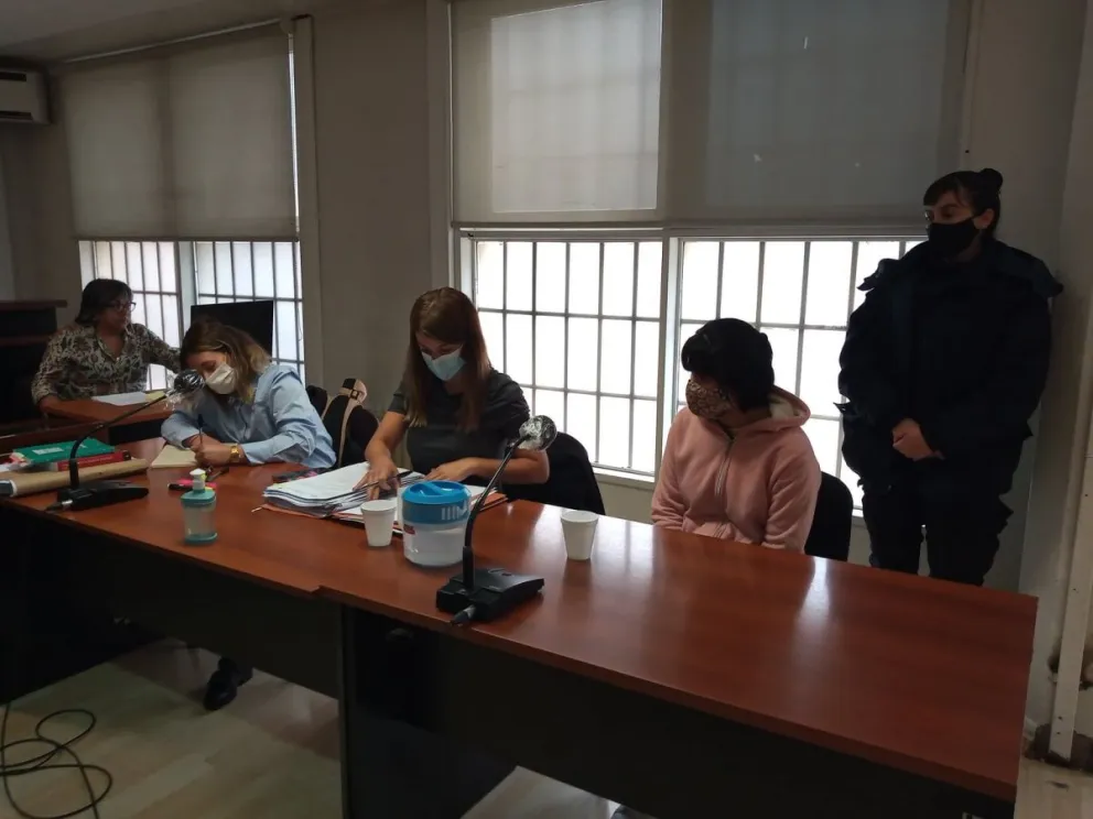 Comenzó el juicio a la mujer acusada de asesinar a golpes a la hija de ...