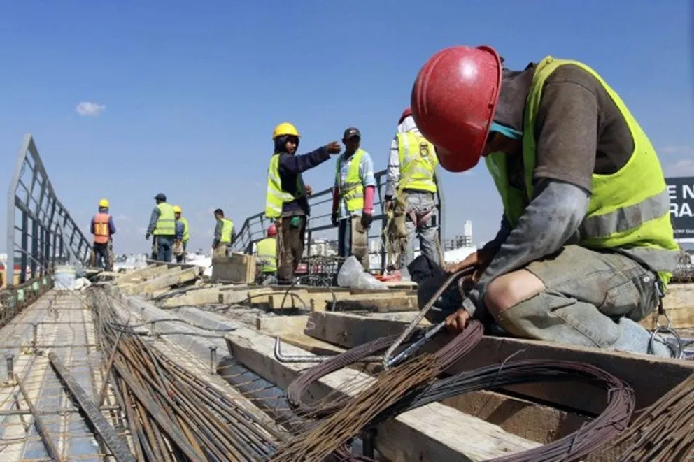 UOCRA acordó un aumento salarial para el trimestre abril-junio