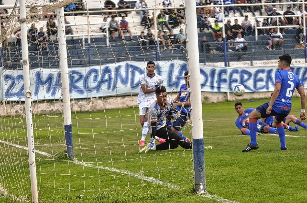 Empate en cero y poco juego entre Newbery y la CAI