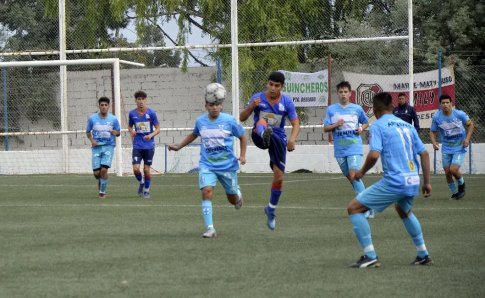 Fútbol local: Ganó la C.A.I., con el singular debut de Ian Subiabre