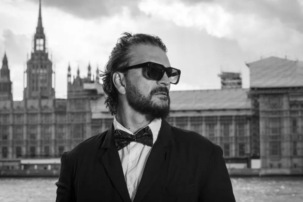 Ricardo Arjona confirmó que su gira “Blanco y Negro” llega a la Argentina