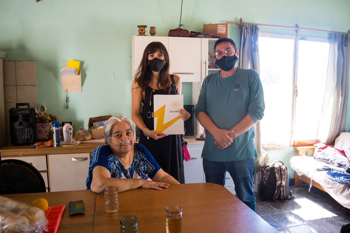 Nueva entrega de generador a vecina electrodependiente de la zona norte de la ciudad