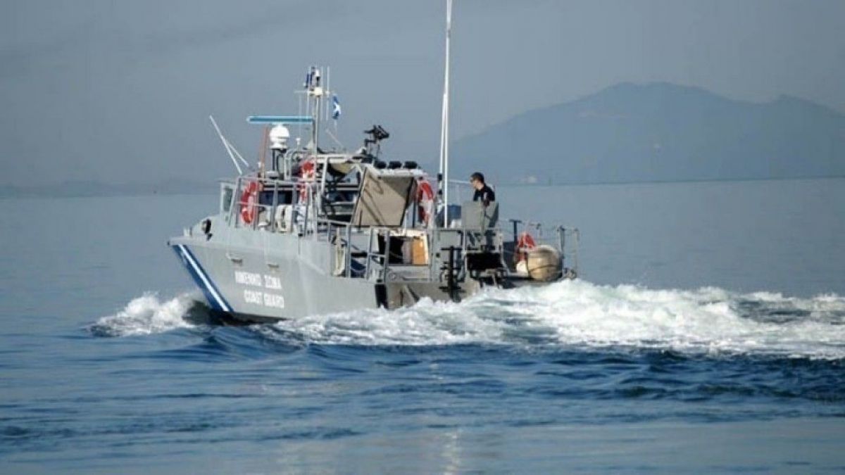Mueren 16 personas en naufragio de un bote de refugiados frente a isla griega