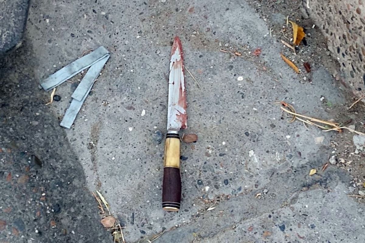 Sangrienta pelea callejera en Trelew: un hombre apuñaló a otro y después se entregó a la policía