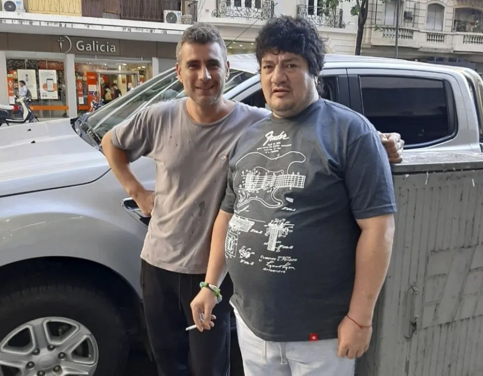 Reapareció "Pity" Alvarez: circuló una foto en la que se lo ve en la calle y con otro aspecto físico