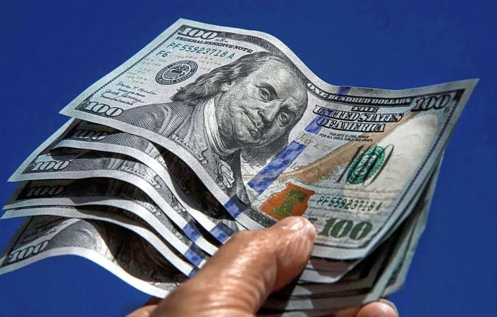El dólar blue inició julio con un leve aumento