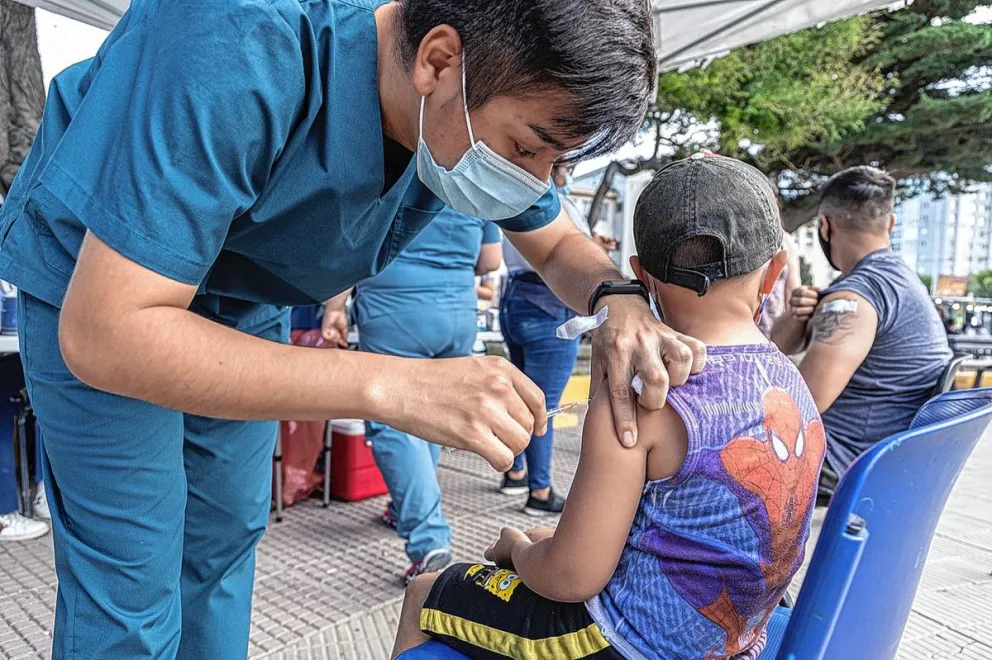 Coronavirus en la Argentina: los contagios se redujeron un 50% en el último mes