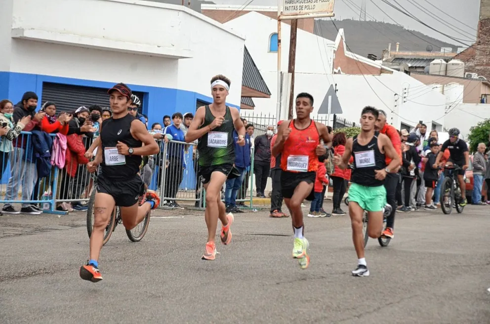 El olímpico Joaquín Arbe ganó por segunda vez la Corrida Internacional Diario Crónica