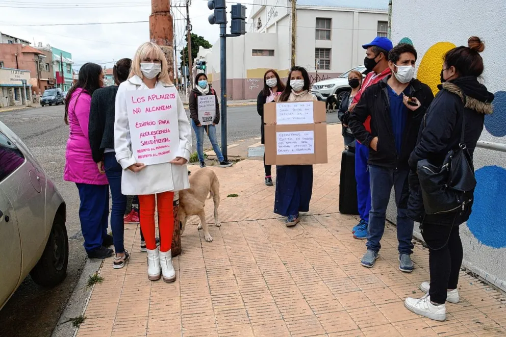 “A pesar del esfuerzo que hacemos, no conseguimos que les den prioridad a los adolescentes” afirman desde CESIA