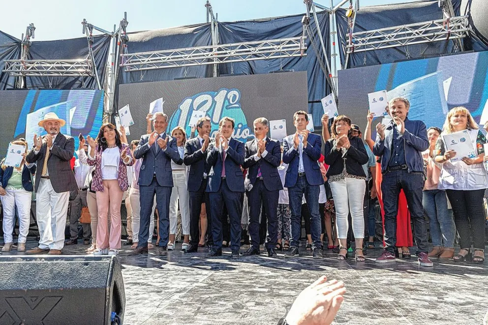 El Municipio entregó más de 30 millones de pesos a cooperadoras para la reparación de las escuelas