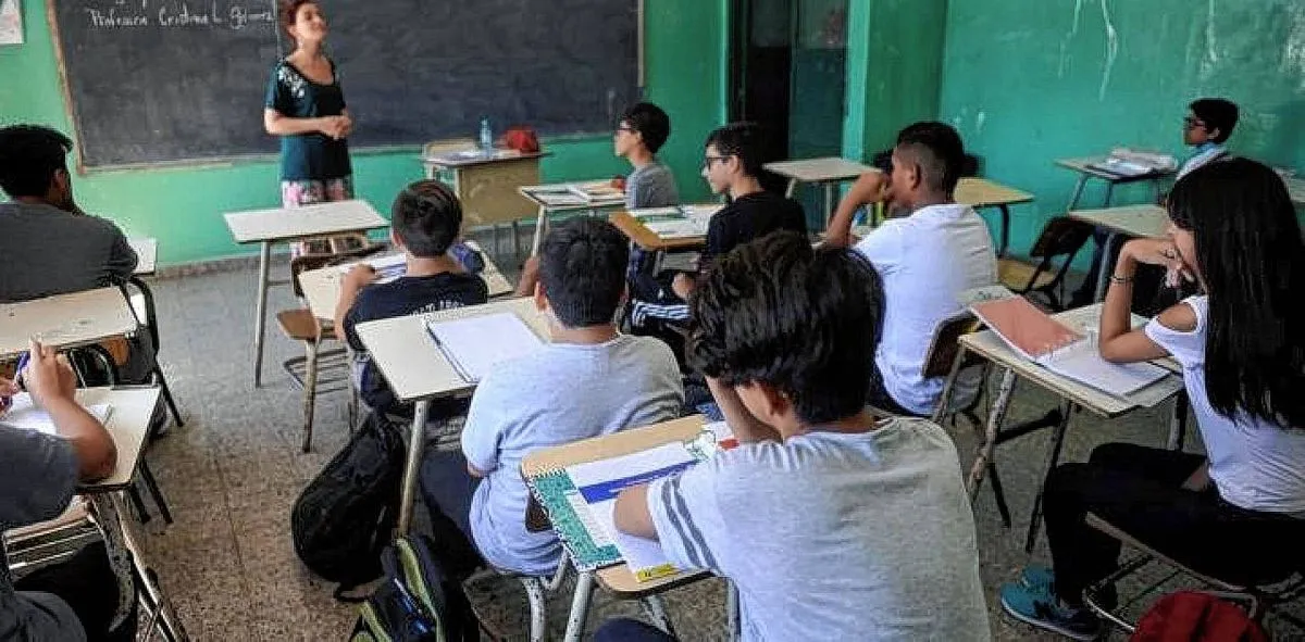 Estudiantes de escuelas secundarias de Santa Cruz y Santa Fe