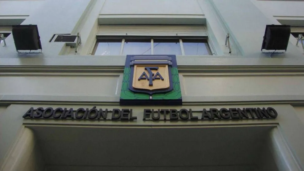 La AFA realizó un acuerdo para que la Supercopa Argentina se juegue durante cuatro años en Abu Dabi