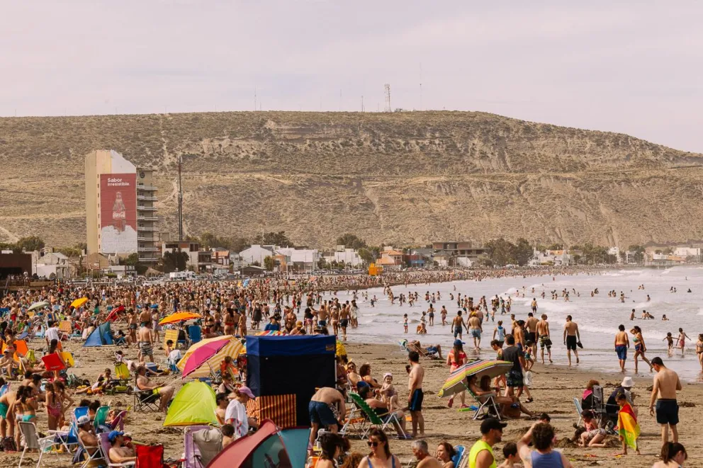 En Rada Tilly impulsan la campaña "Jugá limpio en la Playa"