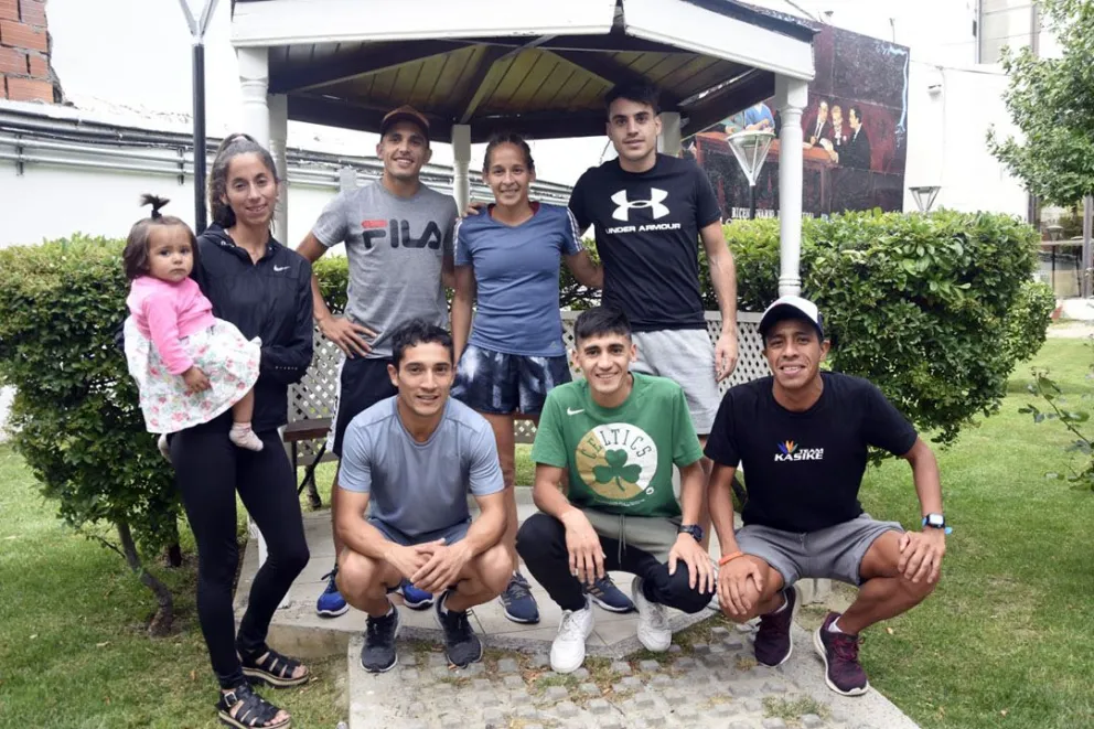 El telón se levanta, la fiesta atlética otra vez en las calles