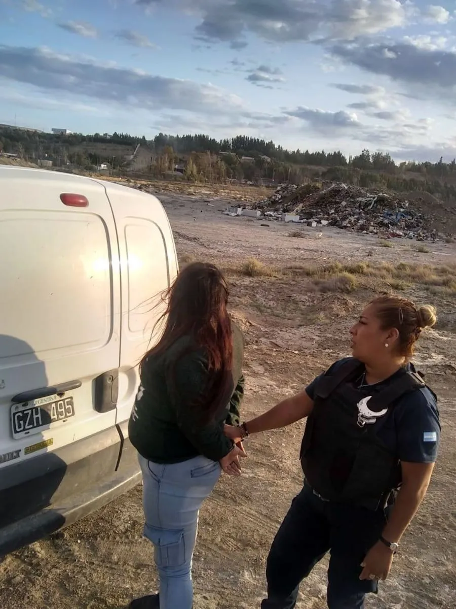 Tenía sexo dentro de una Kangoo y acabó detenida por incumplir arresto  domiciliario | Diario Crónica