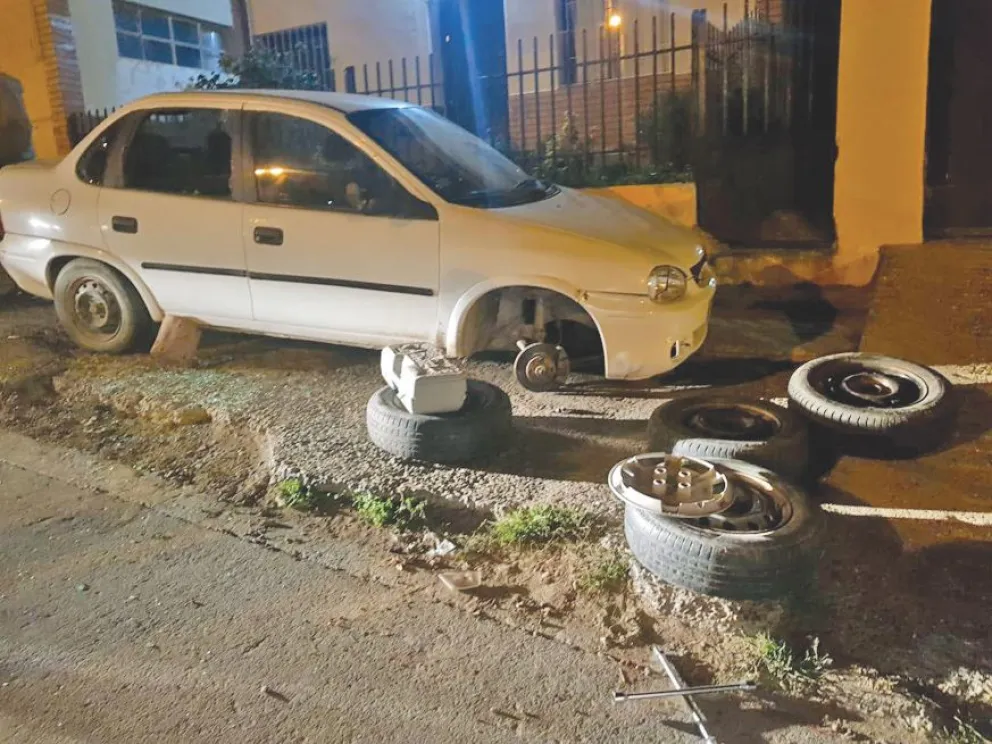 Detenido por robar las cubiertas de un auto fue liberado