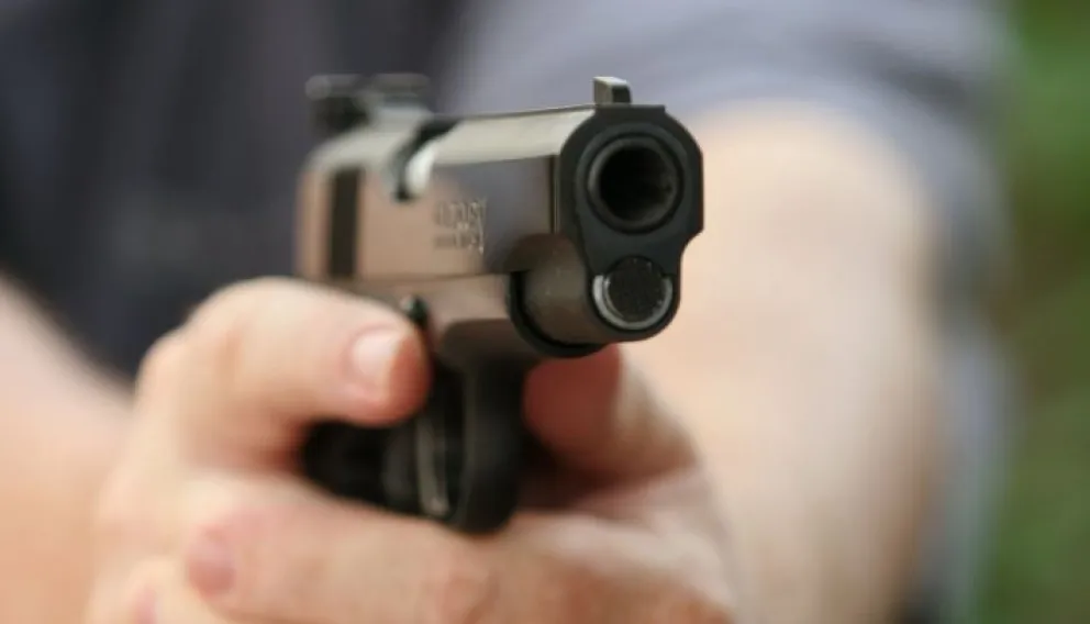 Golpearon y maniataron a empleados de una carnicería y se alzaron con 3 millones de pesos 