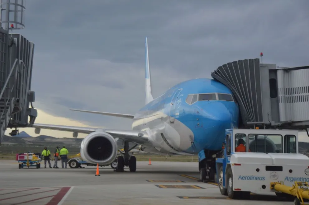 Arribó el primer vuelo regular de Aerolíneas a Comodoro Rivadavia