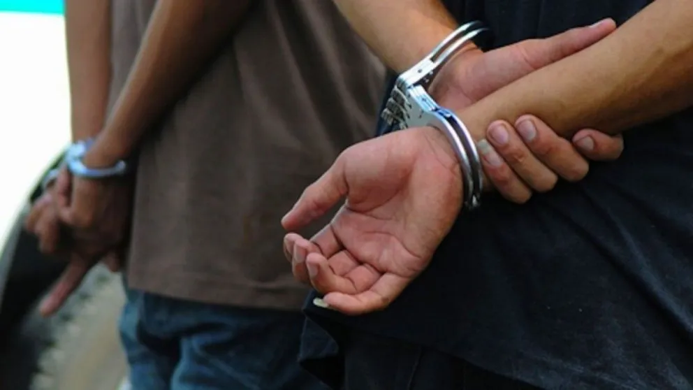 Robaron en barrio 9 de Julio y atraparon a dos de los delincuentes