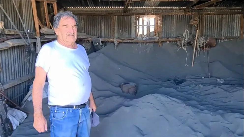 Sequía del lago Colhué Huapi: las dunas avanzan y afectaron a otra estancia