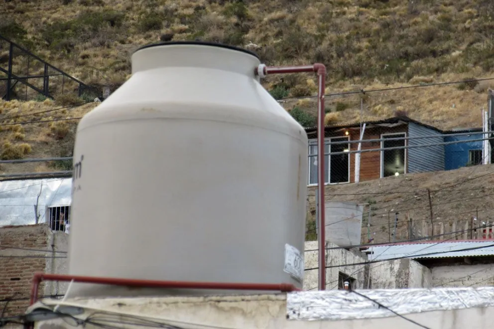 Hoy cortan el agua en zona norte y mañana en zona sur y en el centro