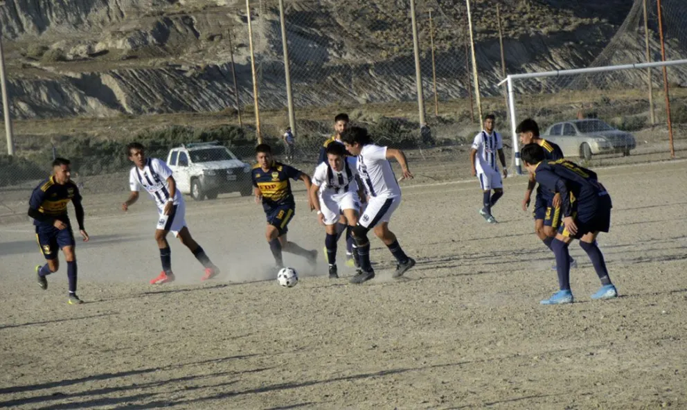 Talleres se quedó con un “caldeado” encuentro