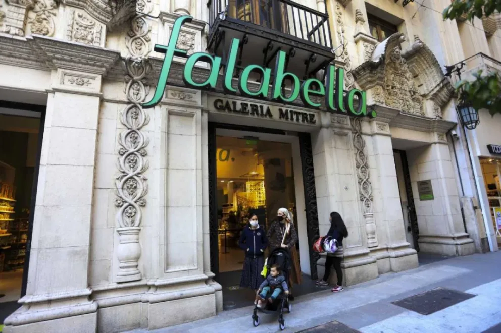 Finalmente, Falabella se fue del país y también cerró su plataforma para venta online