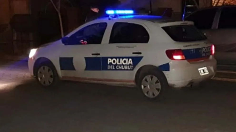 Cinco delincuentes armados ingresan a casa de directivo de la Cooperativa de Trelew buscando caja fuerte que no tenía