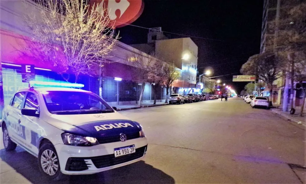 Un hombre a los tiros contra su propio hijo y la novia de este en las Mil Viviendas de Trelew