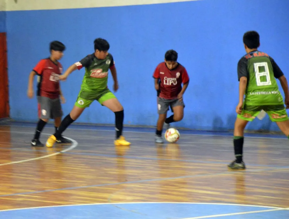 Sigue la Liga Municipal de fútbol