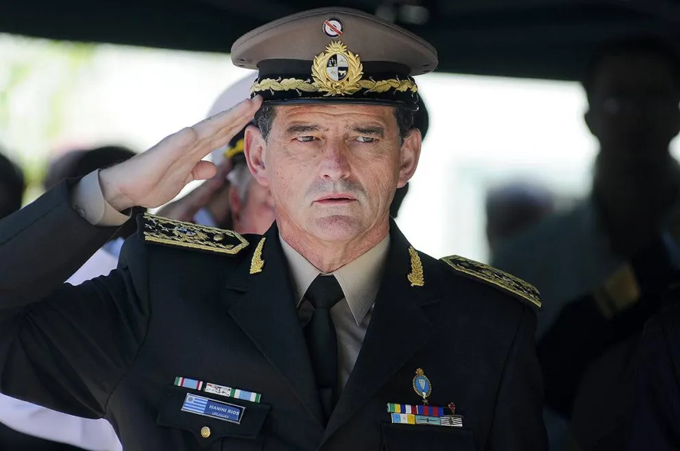 Un ex general llama a no votar al Frente Amplio en Uruguay