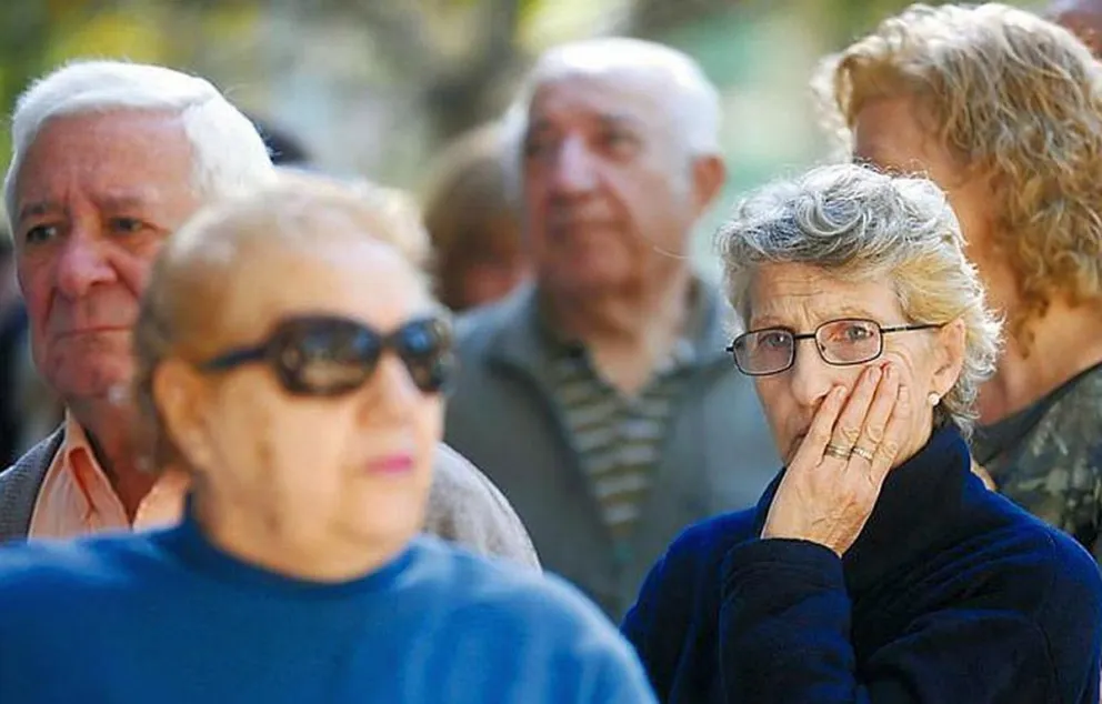 Las jubilaciones perdieron hasta un 47% de su poder de compra en un año