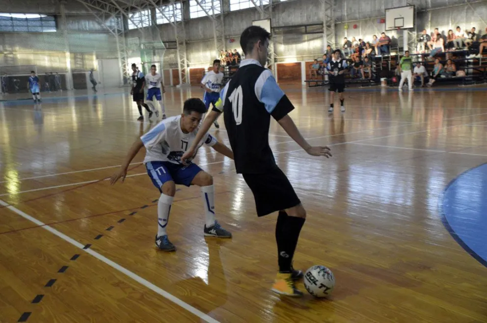 Club Los Ases con Luz y Fuerza, los primeros finalistas