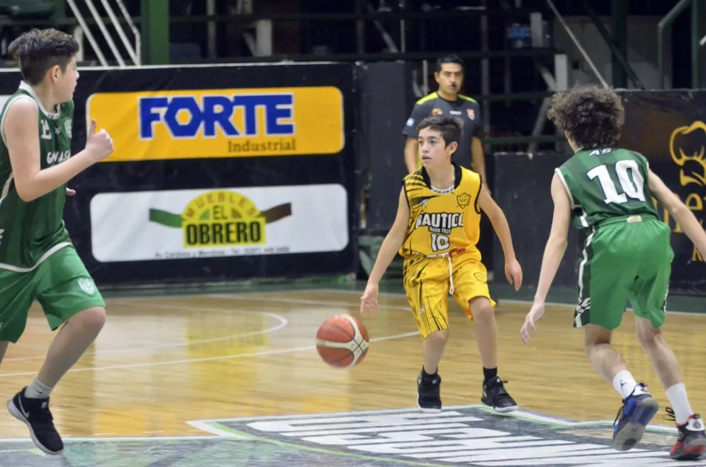 Básquetbol local: Las formativas se presentan en el Socios y Km. 8